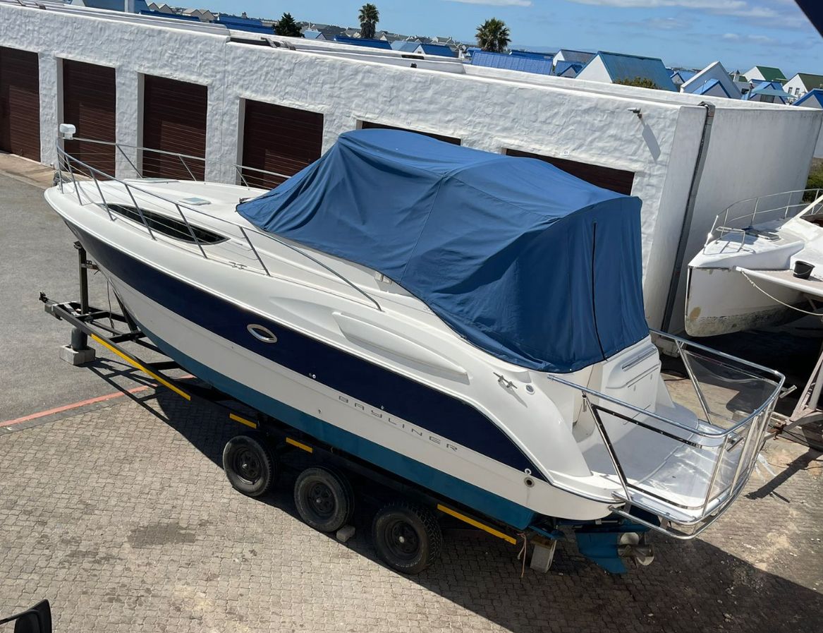 2003 Bayliner Cierra (30,5 ft.) Powered by Twin Mercruiser 5,7L 350Mag V8 MPI and Bravo 1 Z-Drives with Generator System and Ship to Shore Power - Image 4