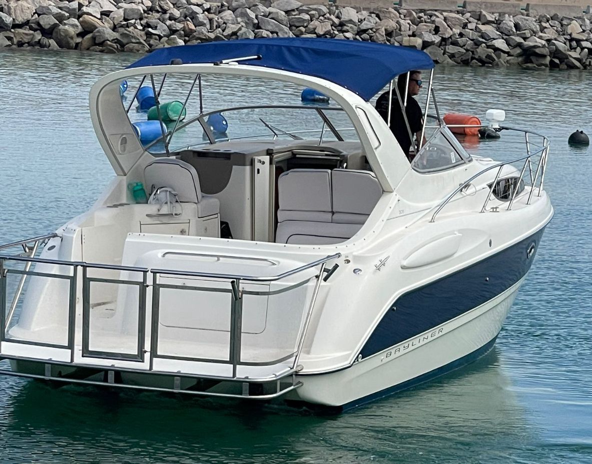 2003 Bayliner Cierra (30,5 ft.) Powered by Twin Mercruiser 5,7L 350Mag V8 MPI and Bravo 1 Z-Drives with Generator System and Ship to Shore Power - Image 5