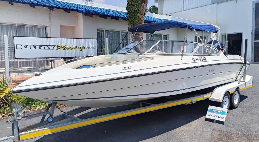2004 Panache 2150 Powered by 225hp H.O Evinrude Direct injection V6 Outboard