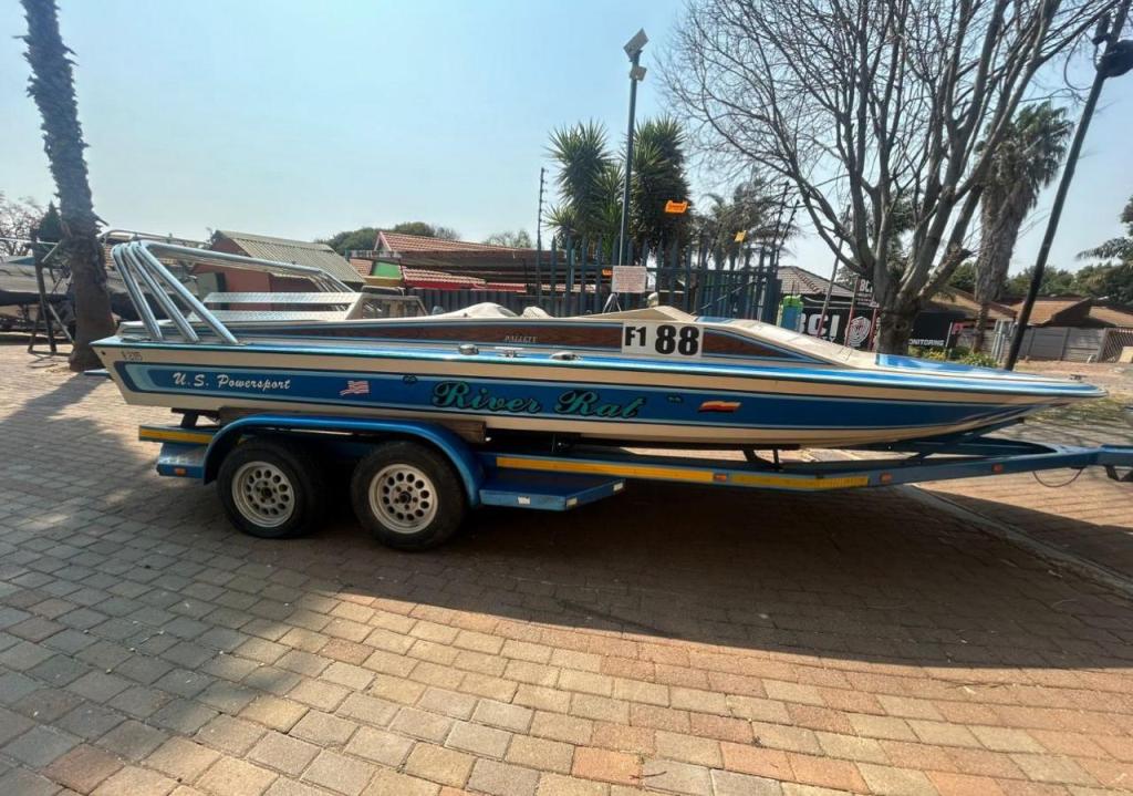 215 American Hallet classic (inboard) (with out V8 motor)