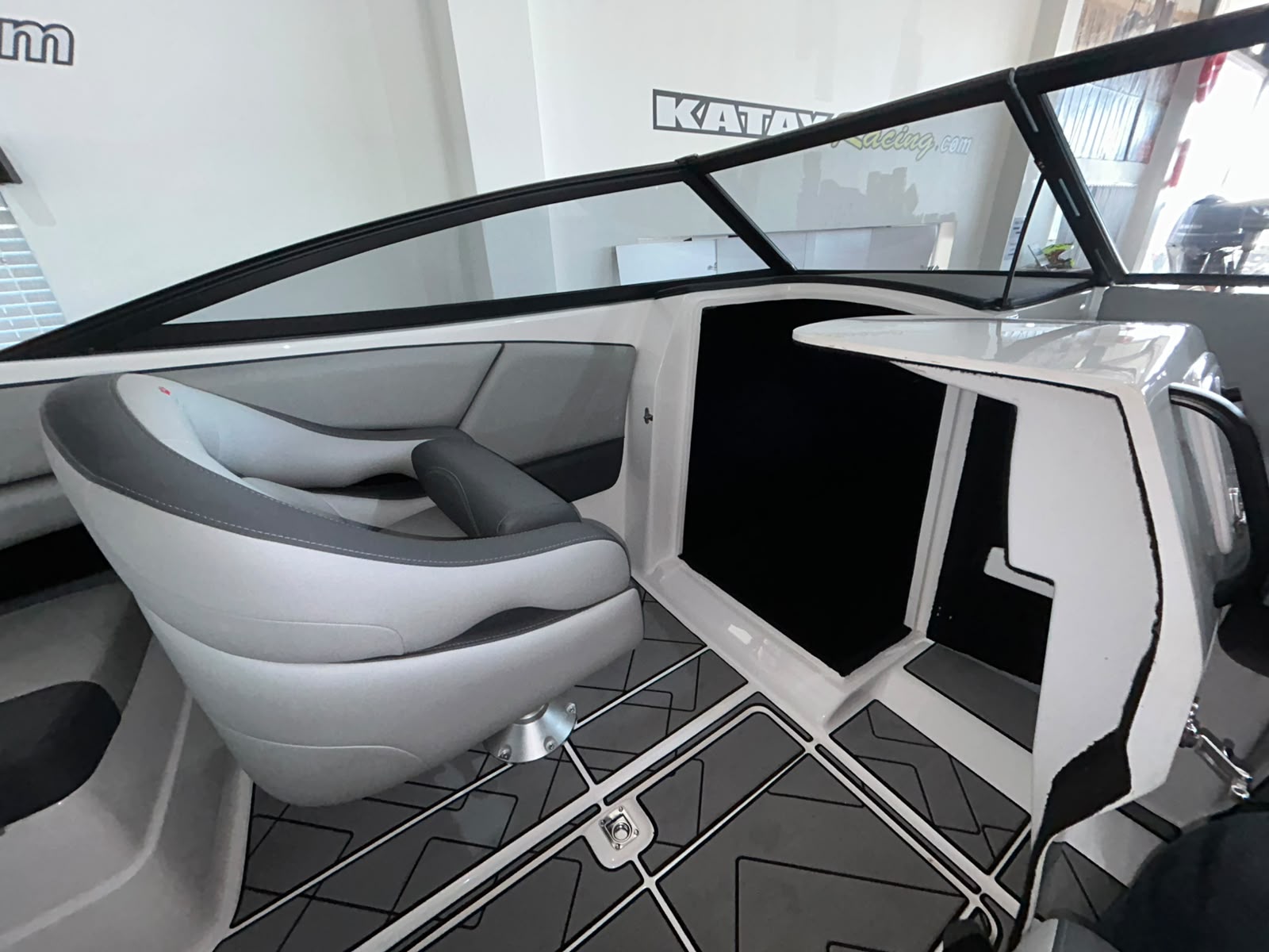 2026 Odyssey 720 Powered by Mercury 300hp V8 Pro XS KATAY Racing edition - Image 19