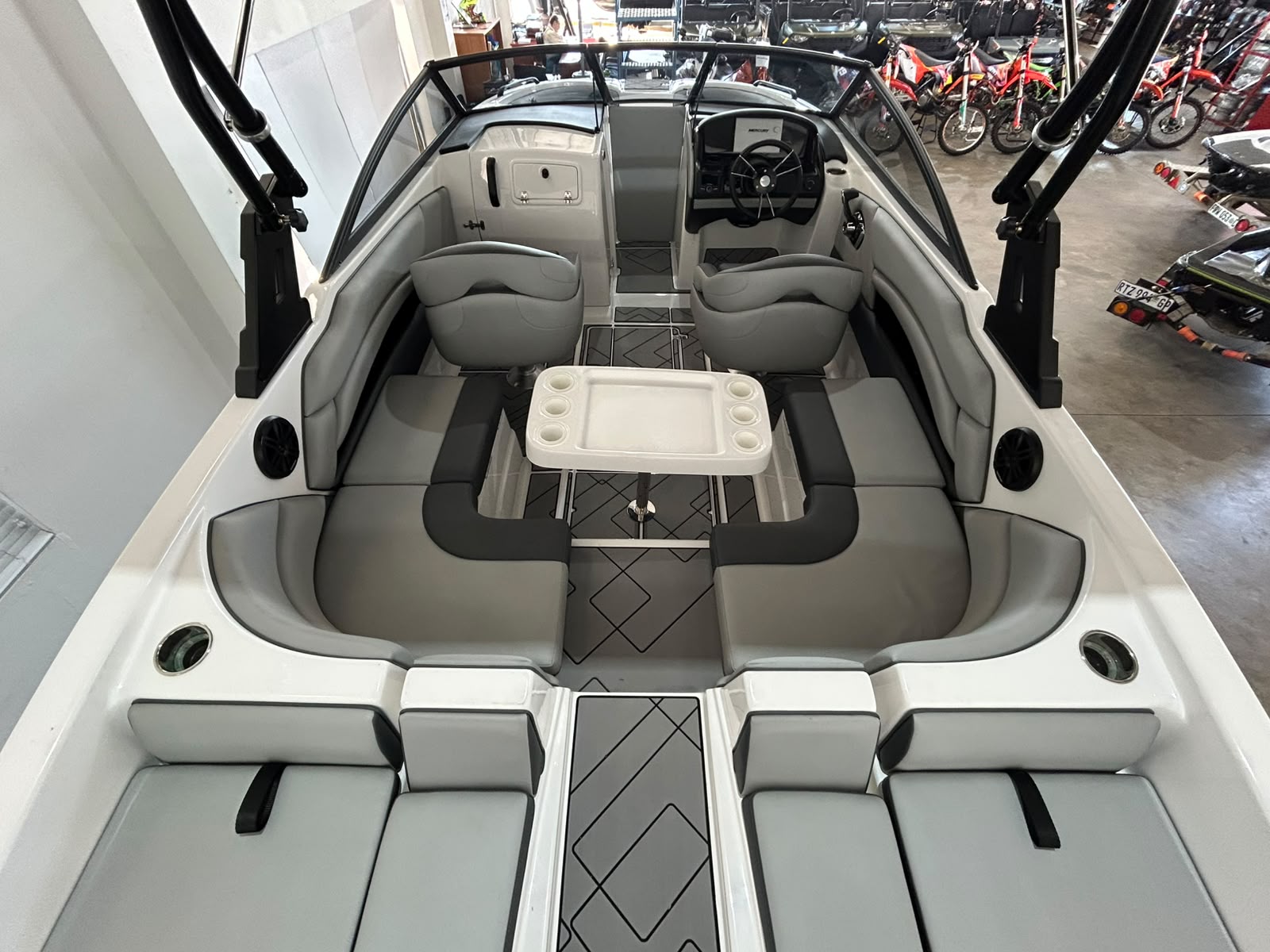 2026 Odyssey 720 Powered by Mercury 300hp V8 Pro XS KATAY Racing edition - Image 7