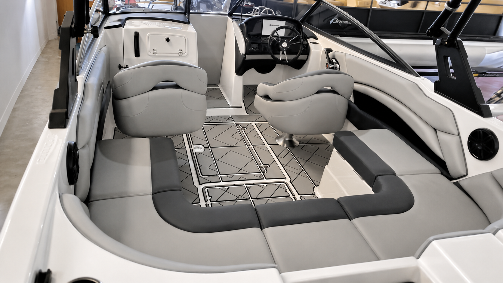 2026 Odyssey 720 Powered by Mercury 300hp V8 Pro XS KATAY Racing edition - Image 9
