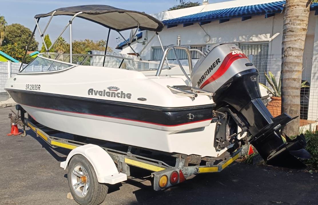 2007 Avalanche 190 Powered by 200hp Mariner Outboard - Image 4
