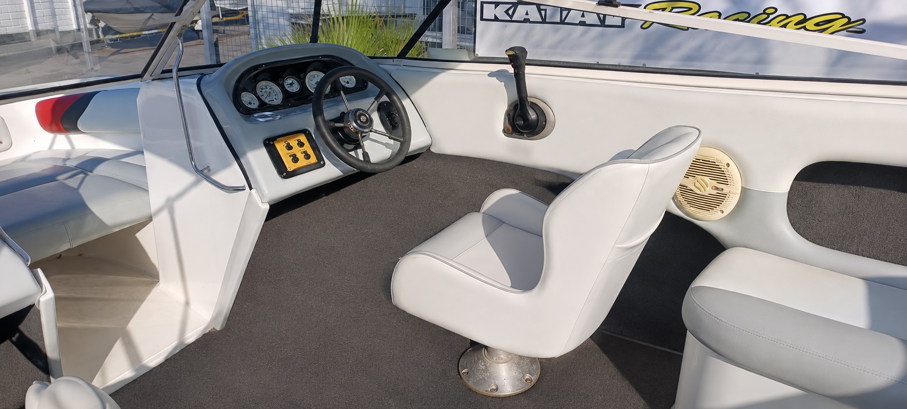2007 Avalanche 190 Powered by 200hp Mariner Outboard - Image 7