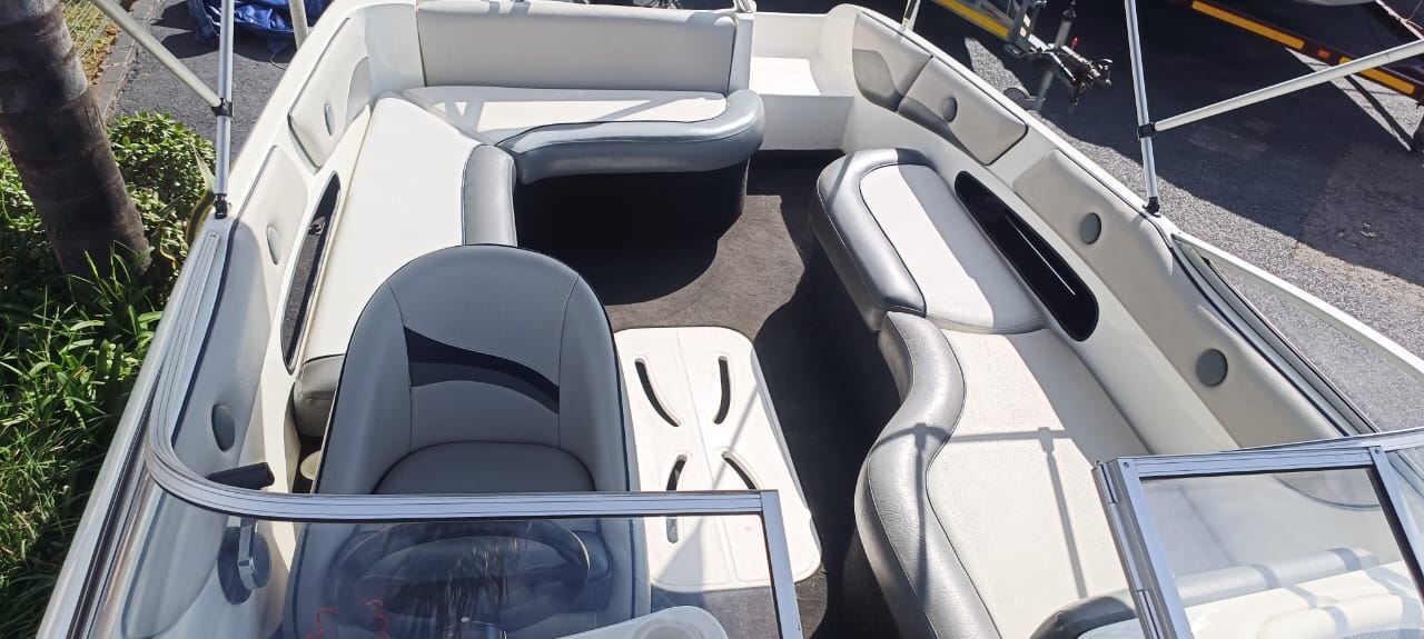 2002 Sundowner 190 Powered with 200hp Yamaha V-max. - Image 8