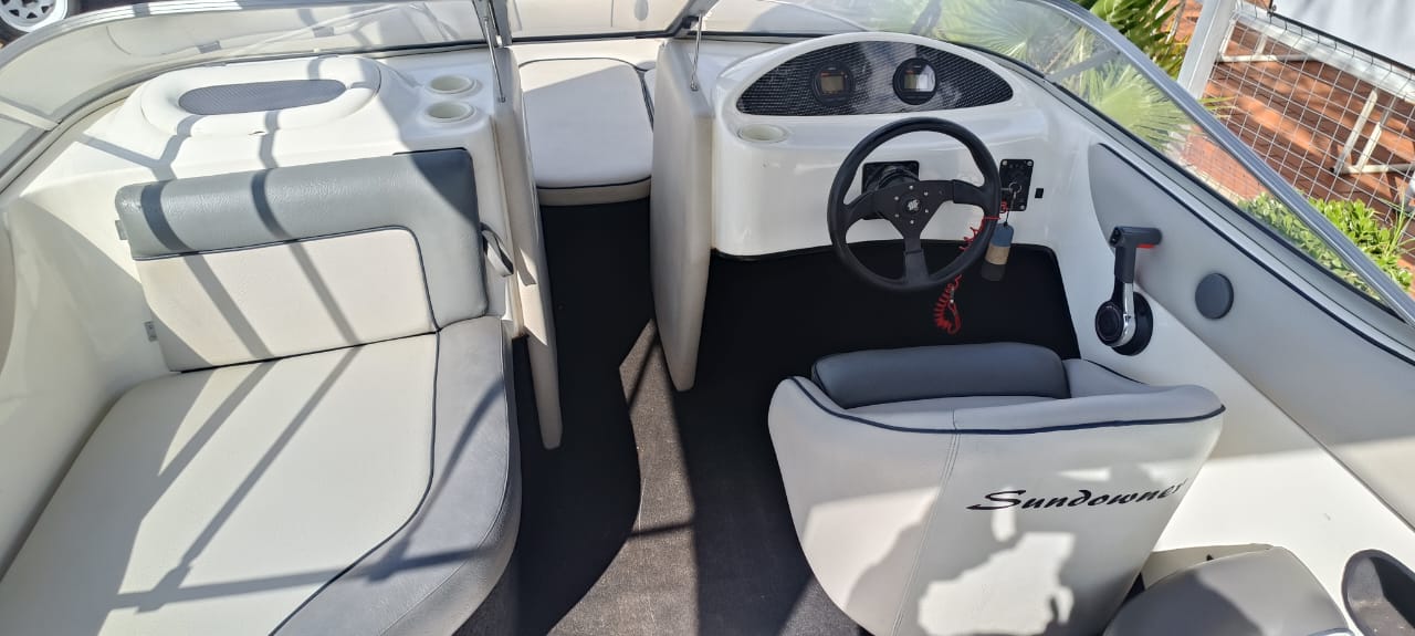 2002 Sundowner 190 Powered with 200hp Yamaha V-max. - Image 9
