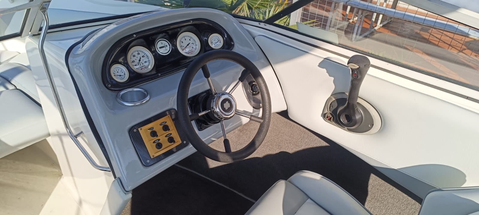 2007 Avalanche 190 Powered by 200hp Mariner Outboard - Image 9