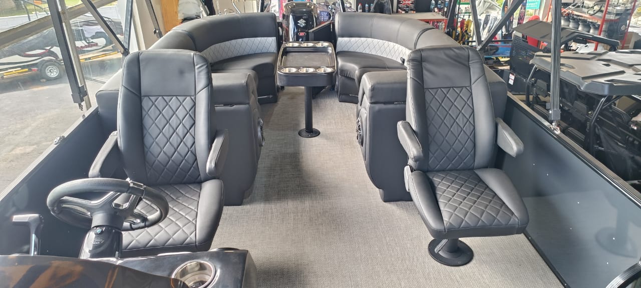 2021 Aquacraft 250 Tri-Pontoon Powered by 250hp Suzuki 4-Stroke outboard - Image 14
