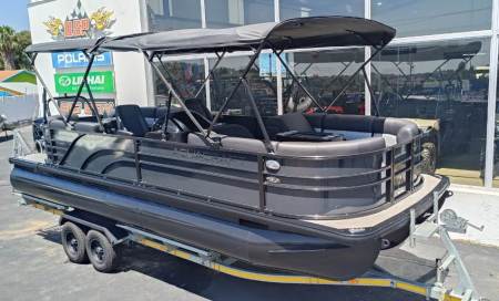 2021 Aquacraft 250 Tri-Pontoon Powered by 250hp Suzuki 4-Stroke outboard
