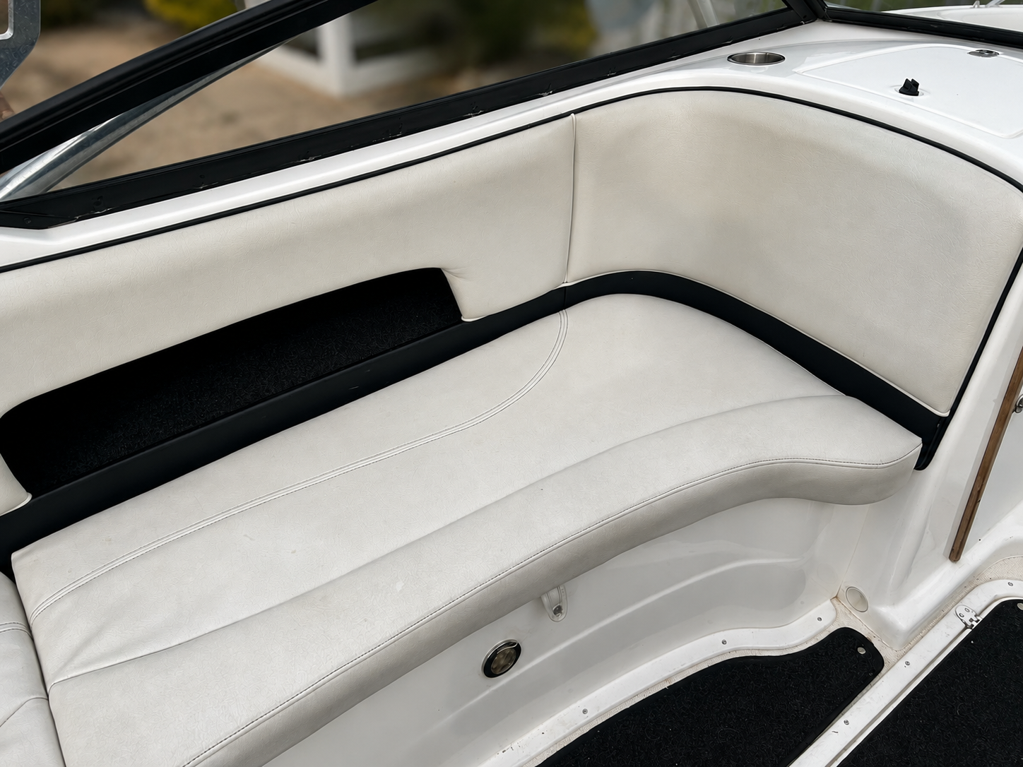 2016 Odyssey 650 Powered Volvo Penta 5.7L V8 GXi and Volvo Penta SX Gearbox - Image 11