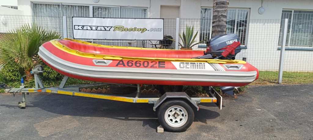 2008 Gemini 3.8m Semi Rigid Duck with HYPALON Pontoon Powered by 40hp Yamaha tiller arm