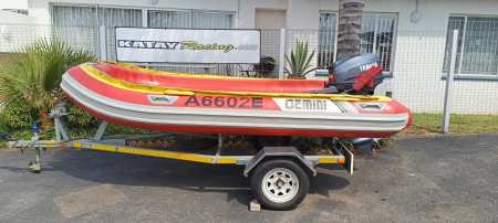 2008 Gemini 3.8m Semi Rigid Duck with HYPALON Pontoon Powered by 40hp Yamaha tiller arm