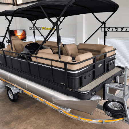 2026 Watermark 6250 RSX Powered by 225hp Mercury 4-Stroke